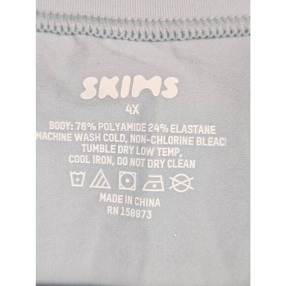 Skims cropped tee Nwt - Picture 5 of 8